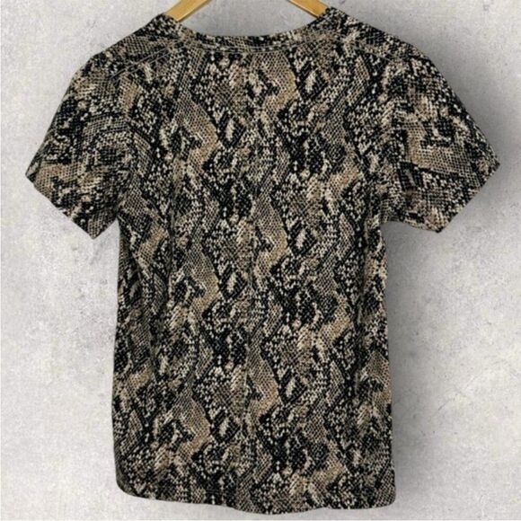 Veronica Beard Casey V-Neck Snake Skin Print Python Top Short Sleeve Size 2xl - Picture 9 of 10